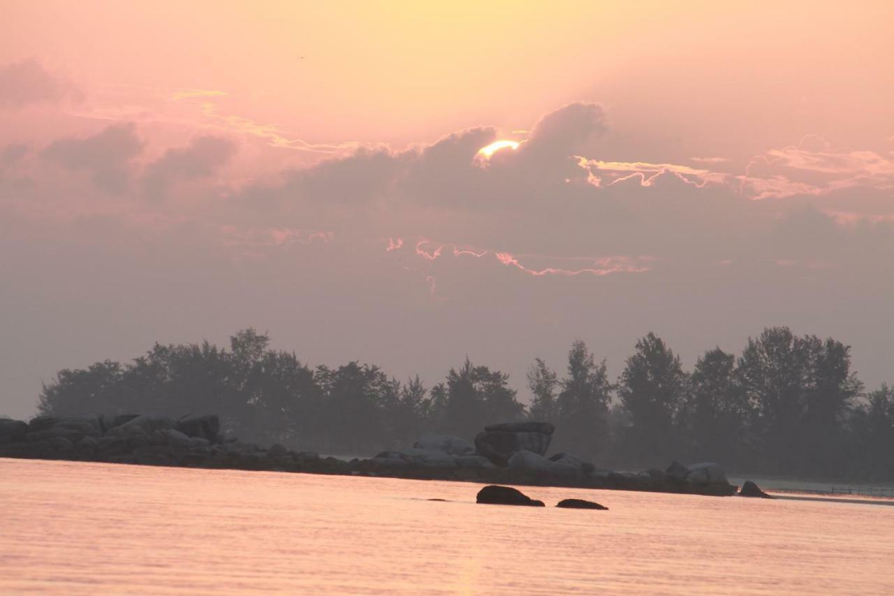Belitung Holiday Resort Sijuk エクステリア 写真